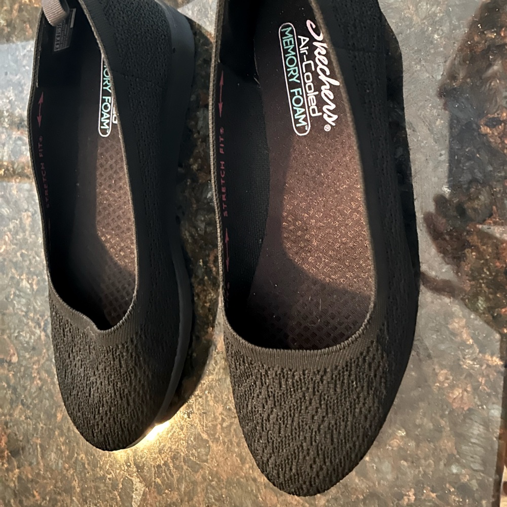 Six 9 black Cleo flats - only worn a few times.  Runs wide.